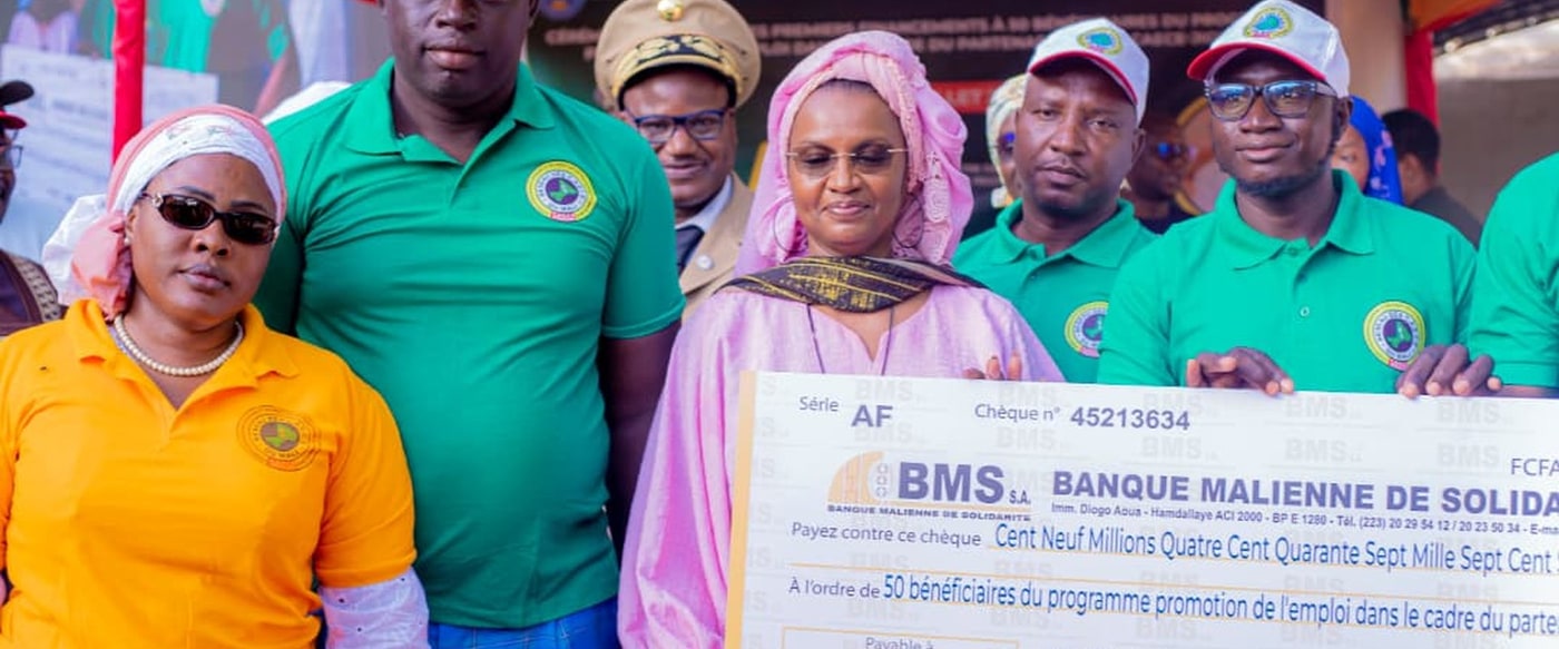 Remise officielle d'un financement bancaire